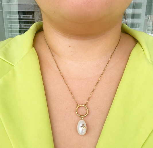 Pearl Power teardrop pearl pendant with gold finish